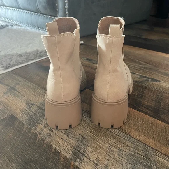 madden girl Tessa Women's Chelsea Boot - Picture 3 of 5